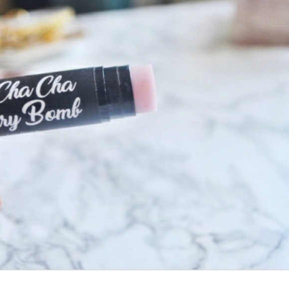 🌟💙CHA CHERRY BOMB Medusa Makeup DISCONTINUED Lip Balm NWT - Picture 2 of 3